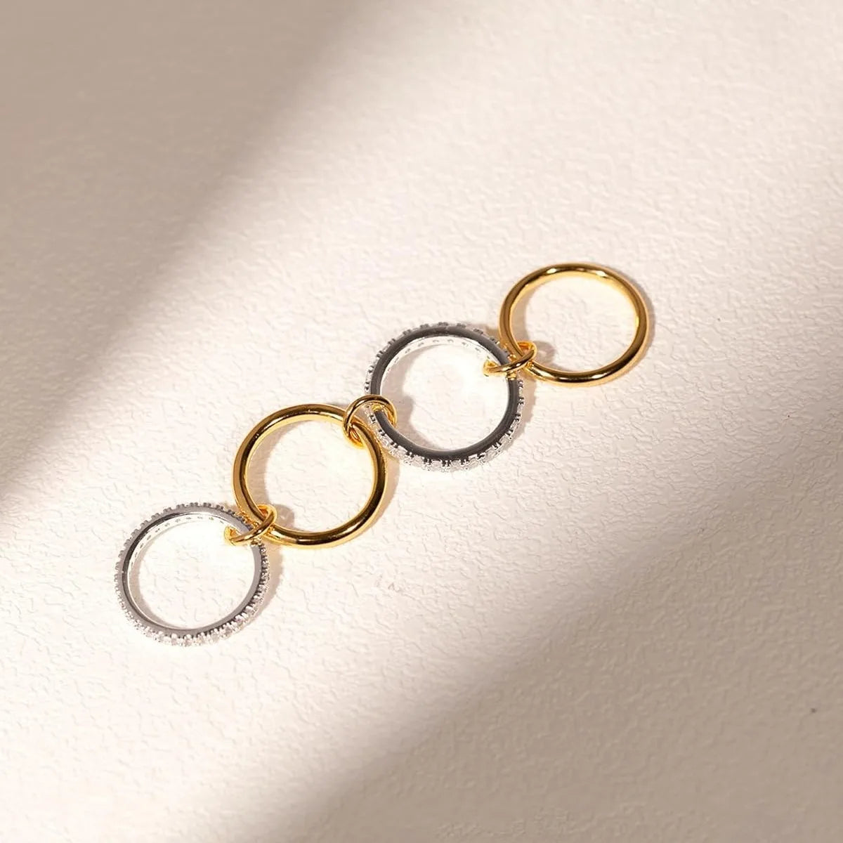 Modern Ring