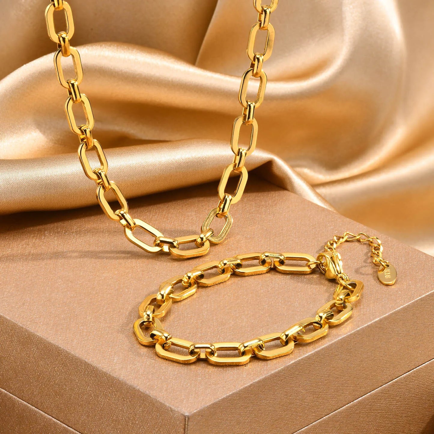 Chic Chain