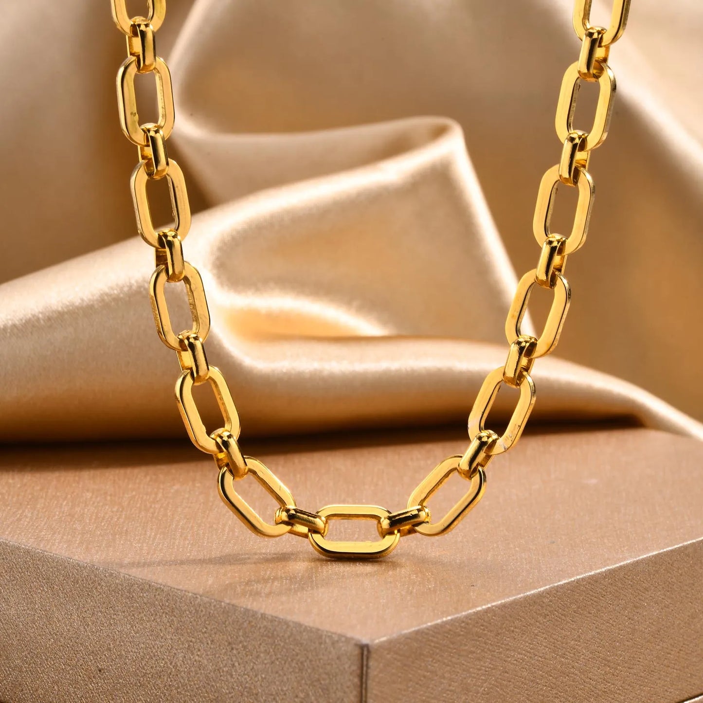 Chic Chain